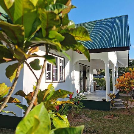 CHEZ MARVA Grande Villa COCO 3 à 12 personnes La Digue Exterior foto