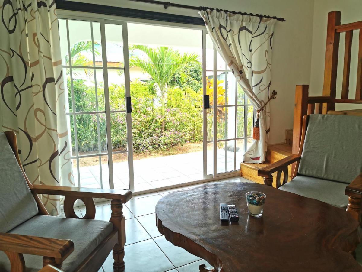 CHEZ MARVA Grande Villa COCO 3 à 12 personnes La Digue Exterior foto