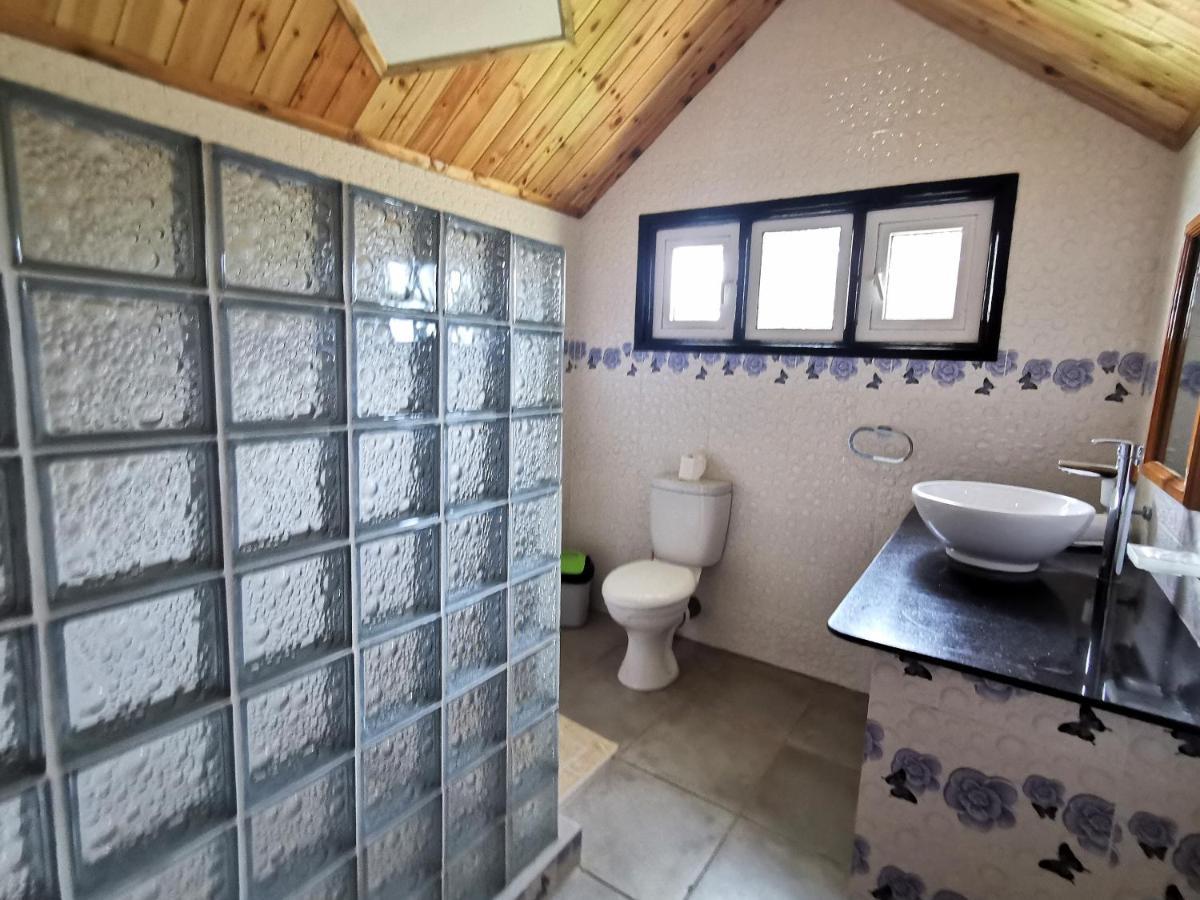 CHEZ MARVA Grande Villa COCO 3 à 12 personnes La Digue Exterior foto